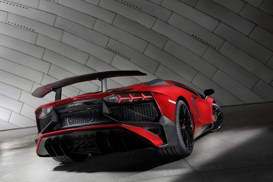  Lamborghini Aventador LP750-4 Superveloce 2015 года  (фото 13 из 49)